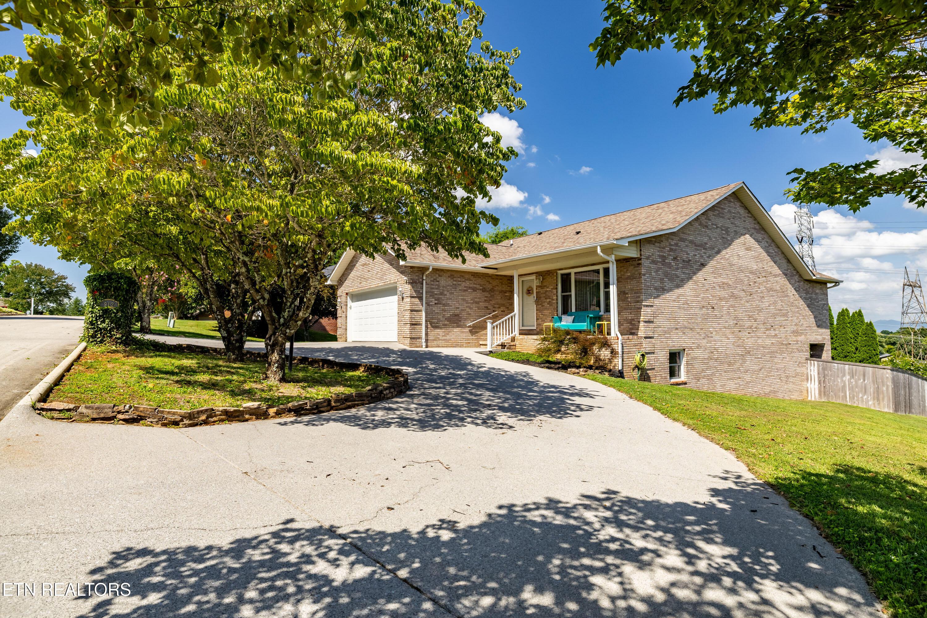 Image 3: 912 Saint Johns Dr