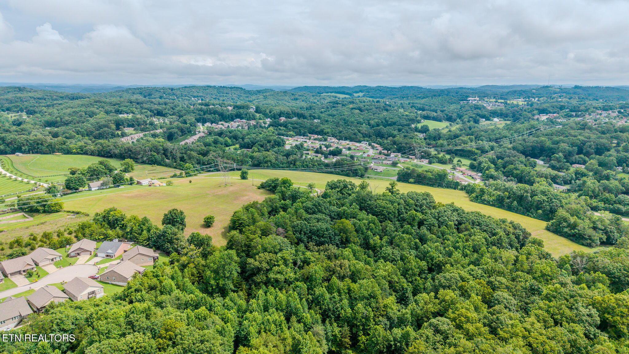Image 3: 7-web-or-mls-8150-pelleaux-rd
