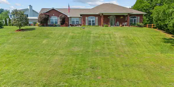 854 River Cliff Drive