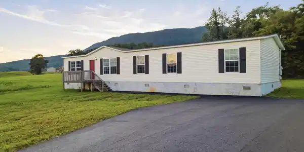 Image 4: 54-web-or-mls-023_DJI_0526