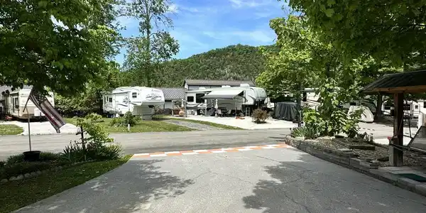 Image 4: 4