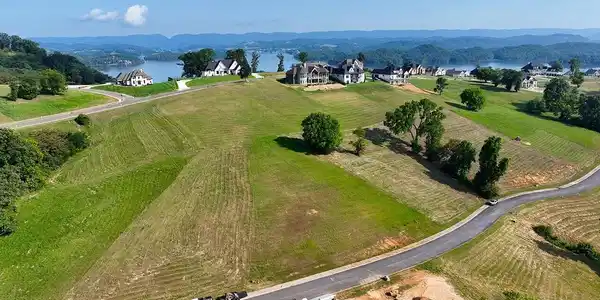 Image 4: DJI_0169.00_04_34_37.Still004