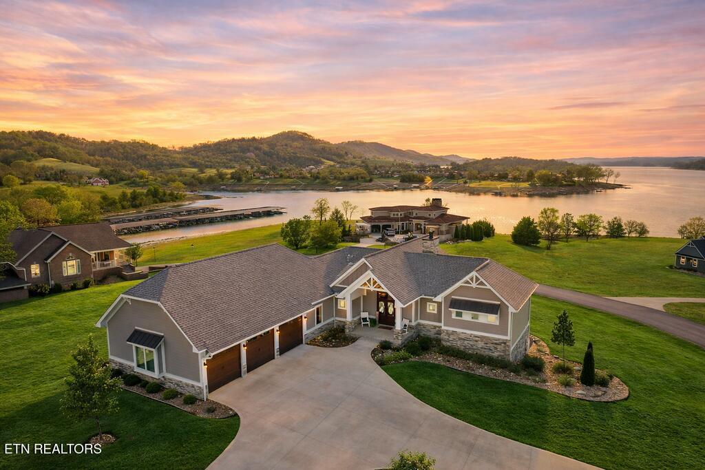 Image 2: 455 Sunset View, Sunset Bay, Norris Lake