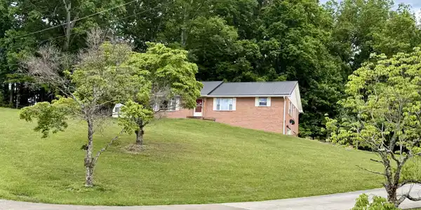 688 Stiner Lane