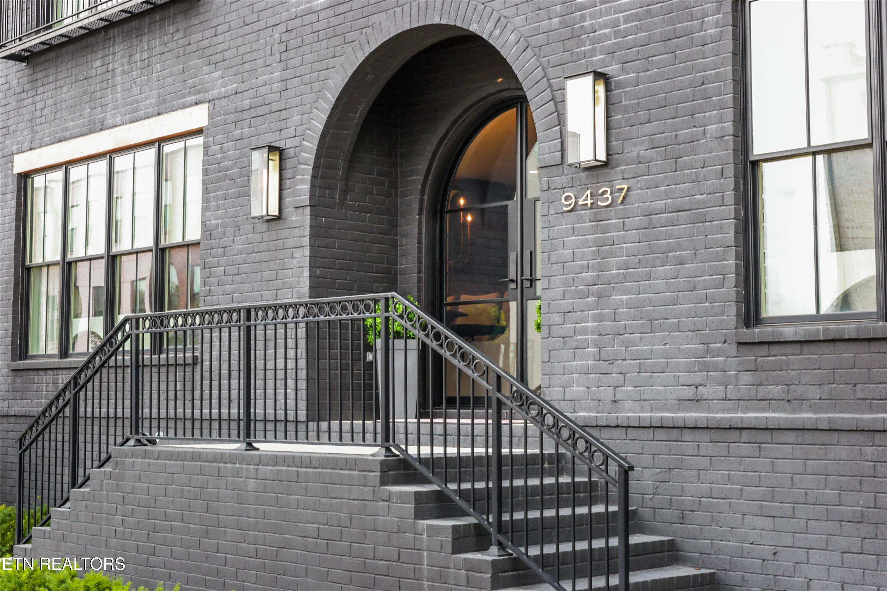 Image 2: Exterior
