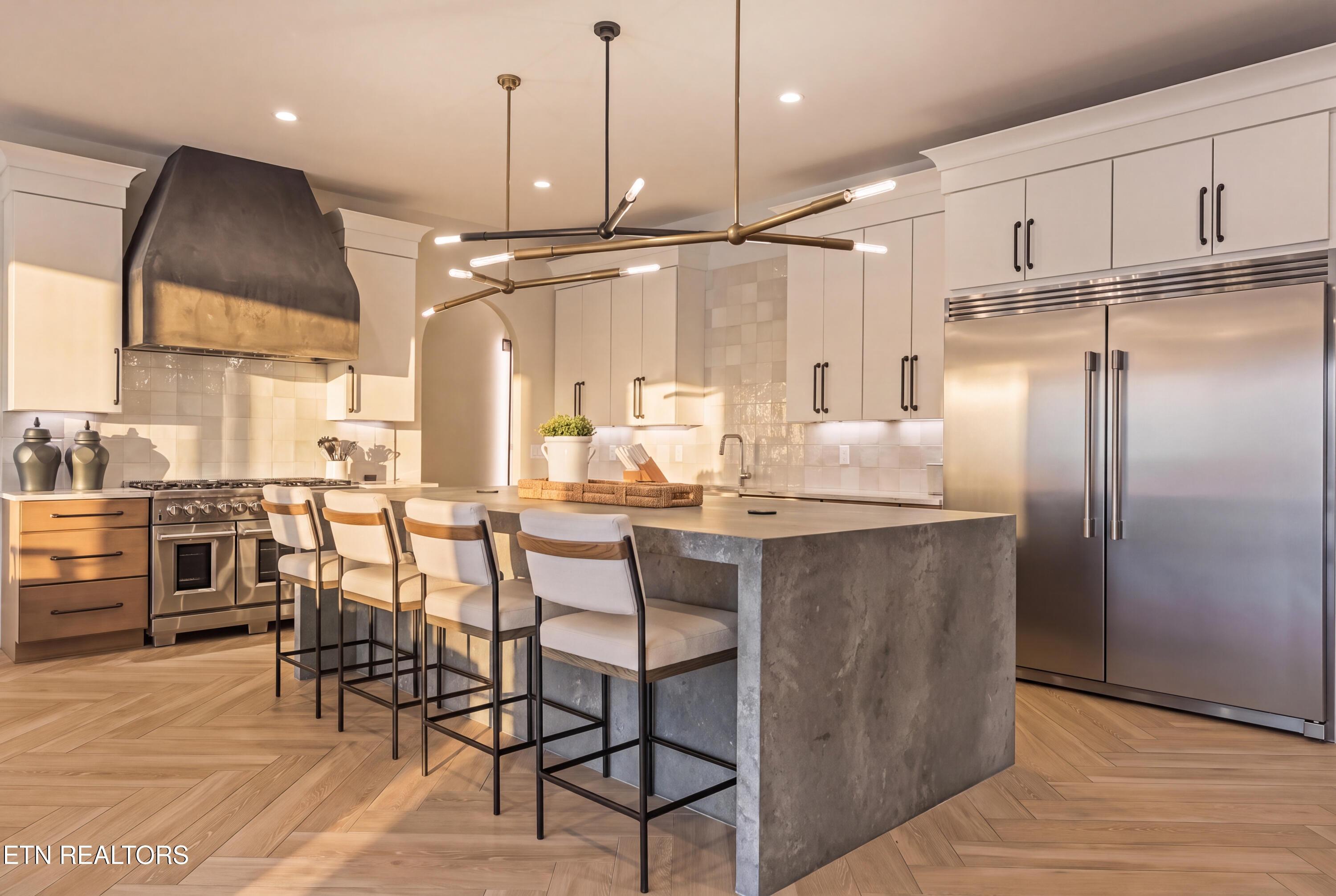 Image 4: Main Kitchen