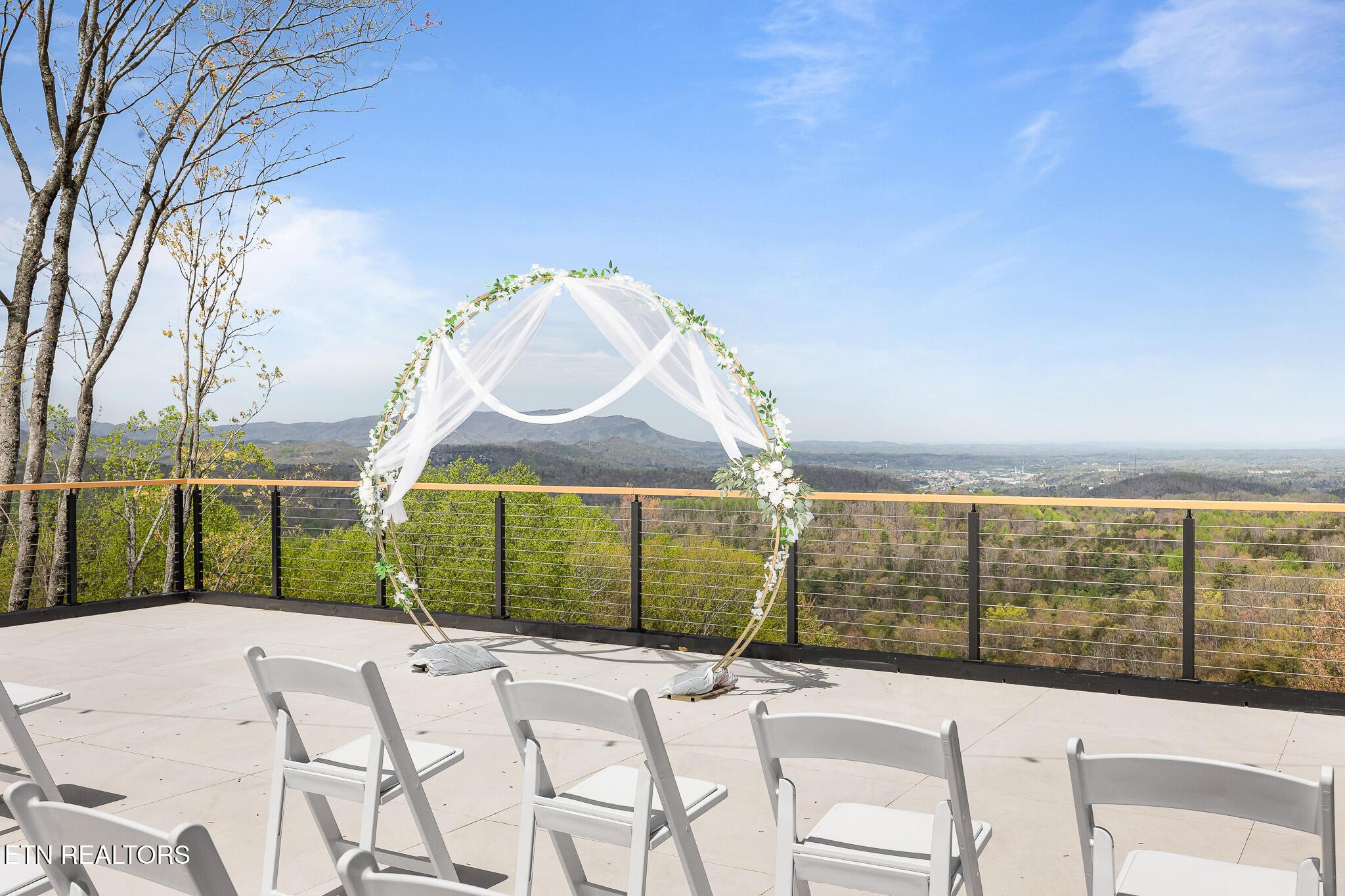 Image 1: 02 Best Ceremony Pic