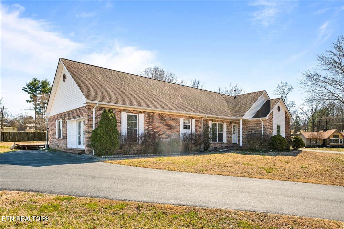 Image 2: 01-154 Scarlett Dr