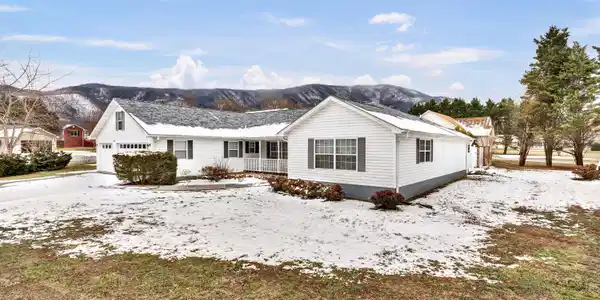 3454 Colton Circle