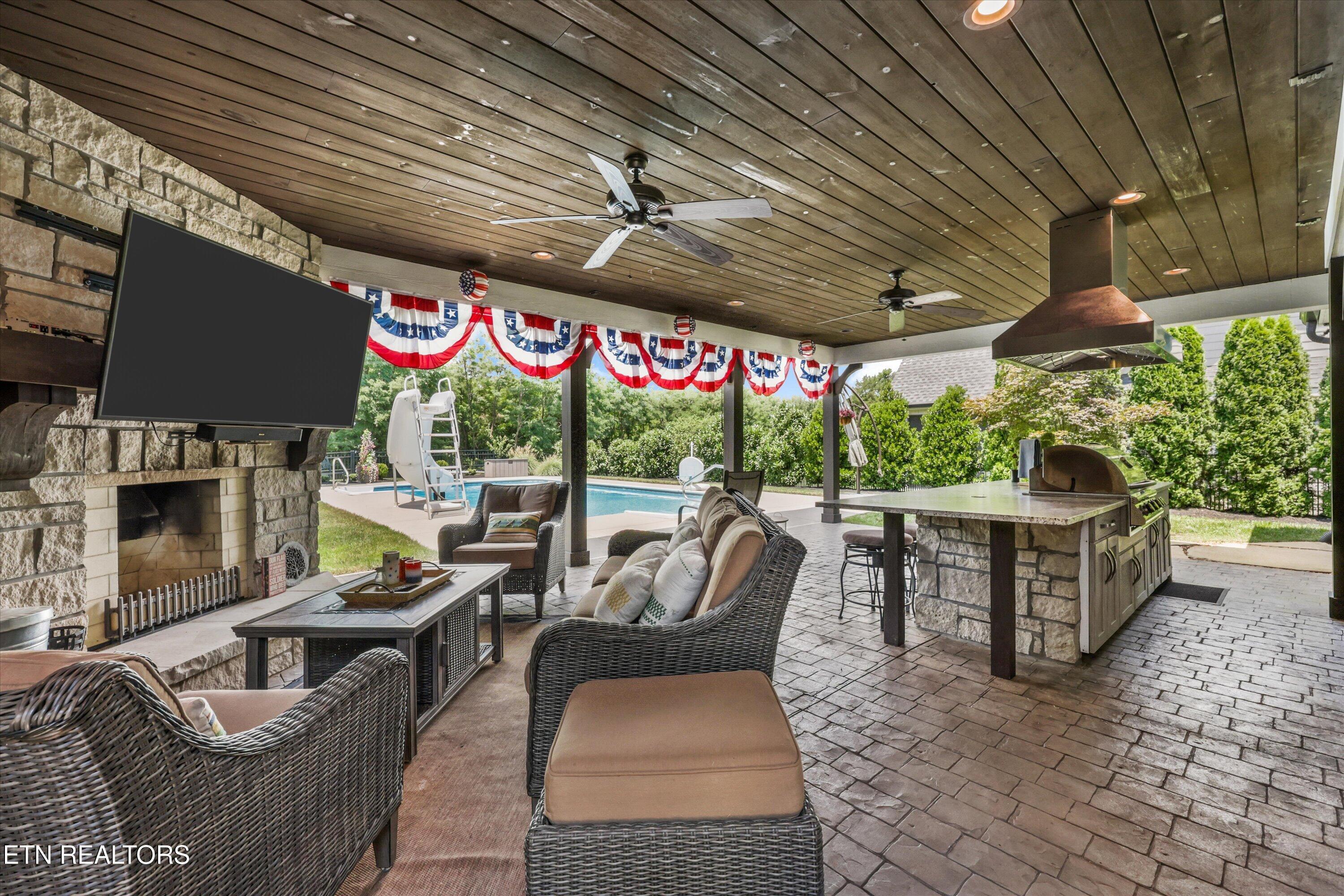 Image 3: 44-11519 Shirecliffe Ln40