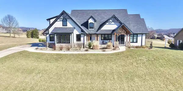 4009 Paradise Drive