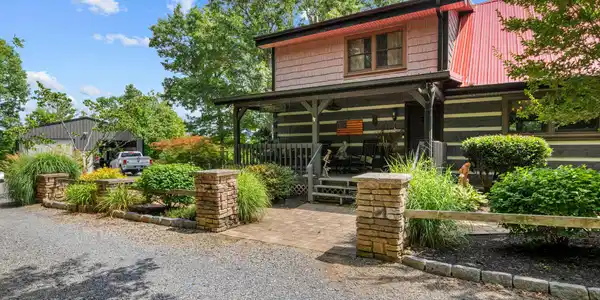 4091 Camp Hollow Rd