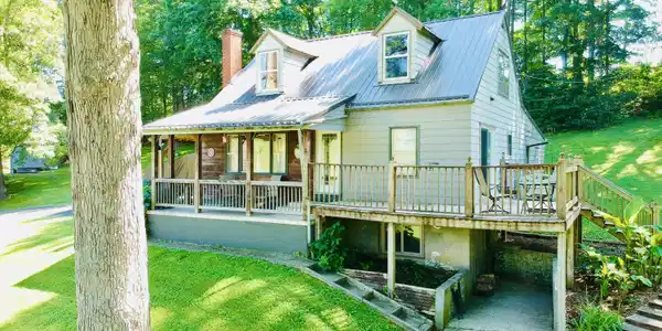 533 Mayes Town Rd