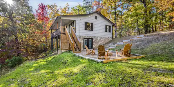 3263 Cove Creek Way