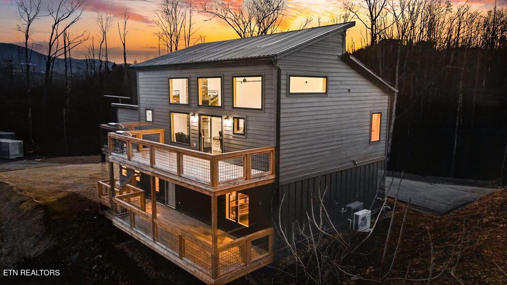 Image 2: 2-web-or-mls-002_DJI_20251126173848_0071