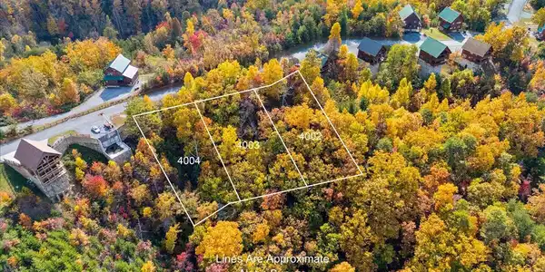 Image 3: 4002-4003 Starr Ridge Dr