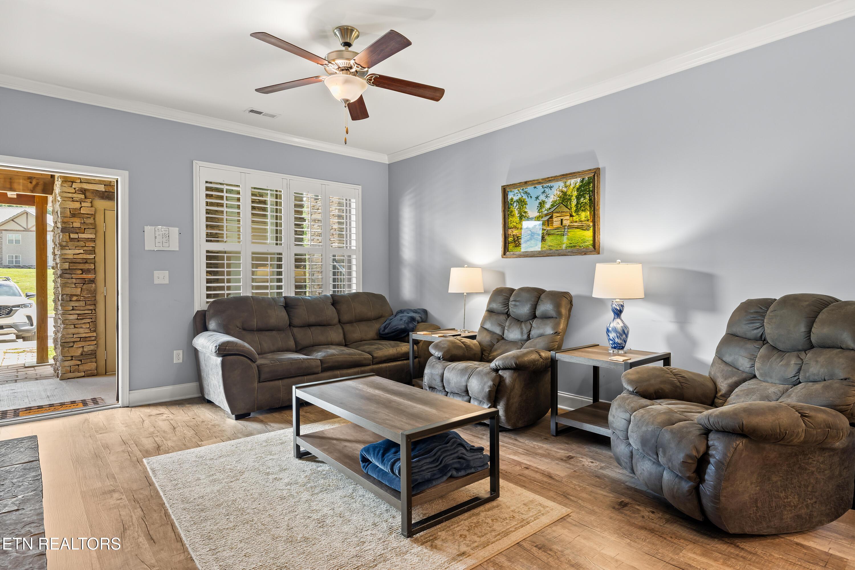 Image 2: Living Area