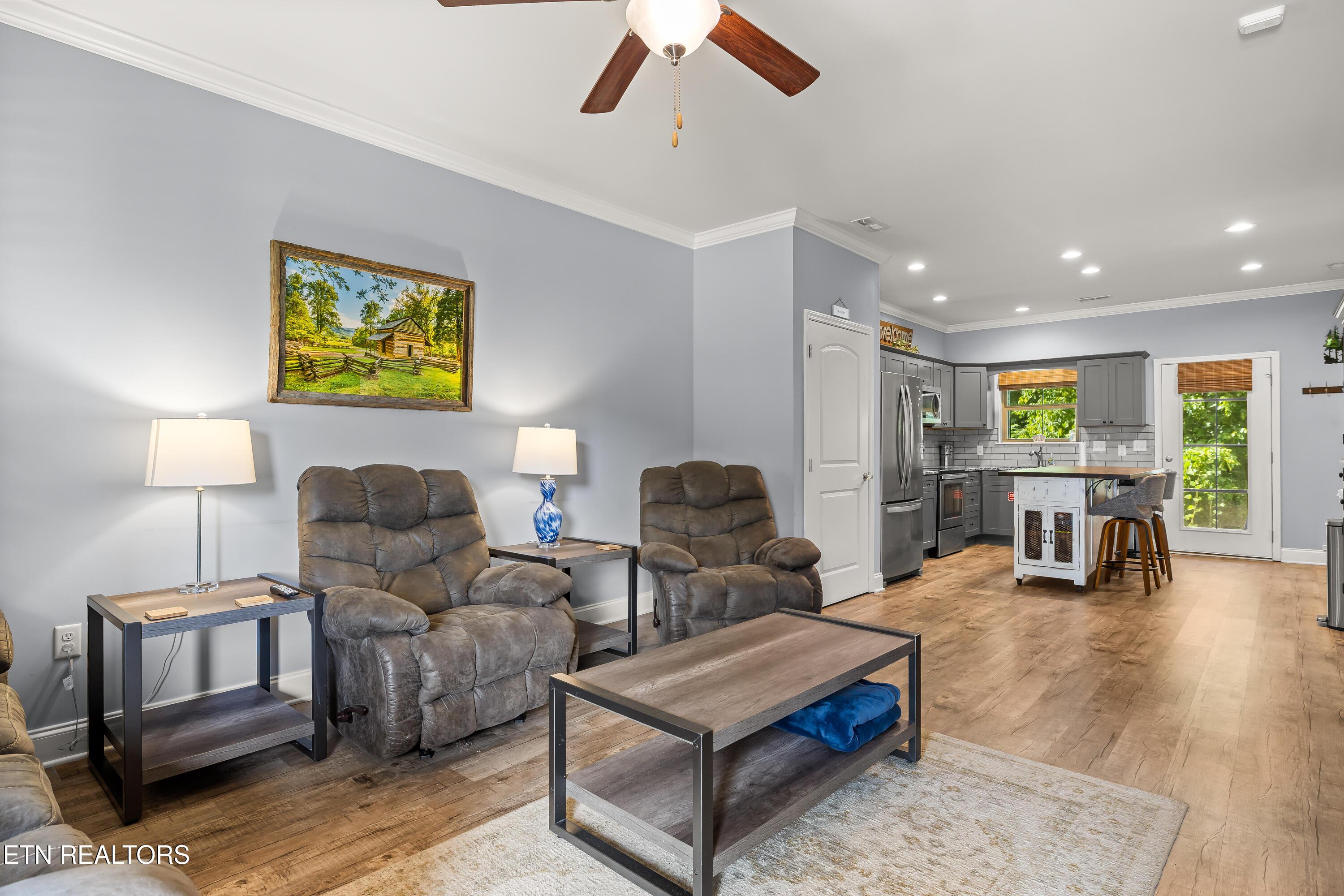 Image 3: Living Area
