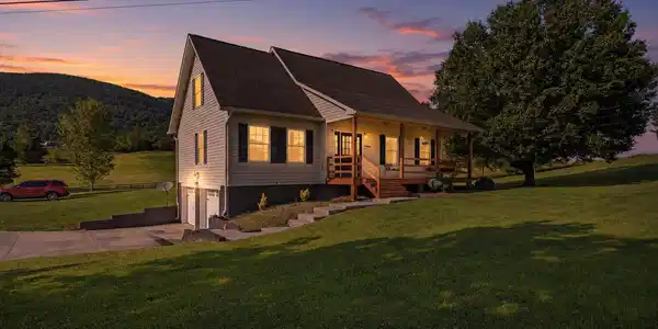 Image 2: 4784 Old Highway 63, Speedwell, TN 37870