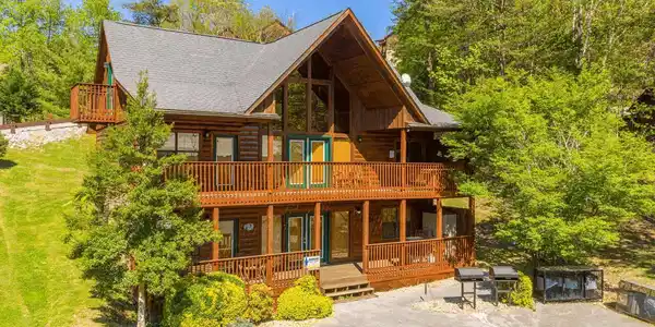 1504 Bears Den Way