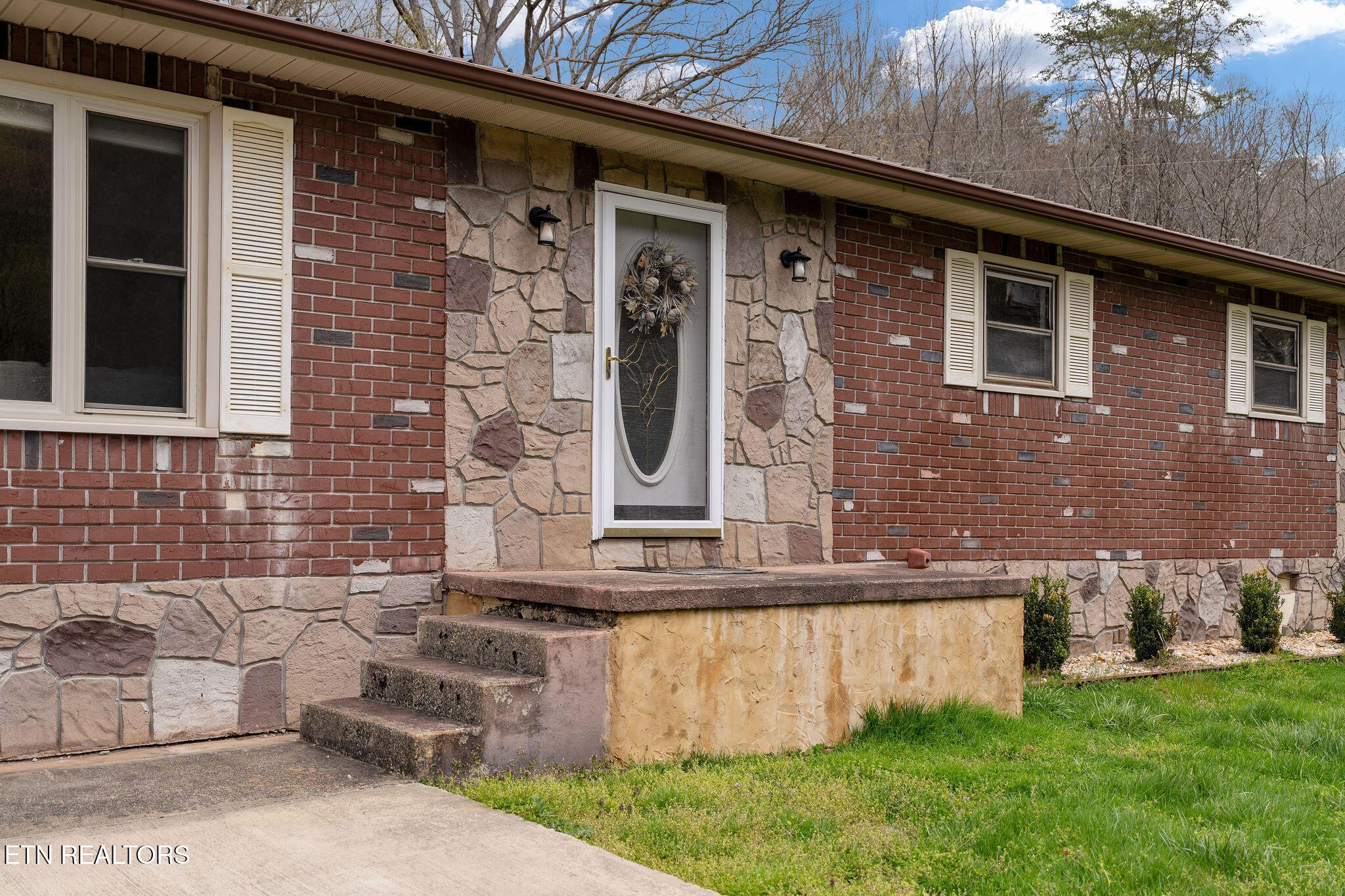Image 3: DSC08548