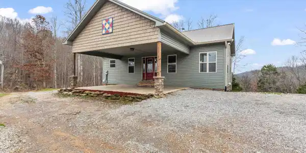 810 Mannis Rd