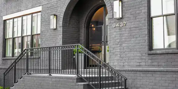 Image 3: Exterior