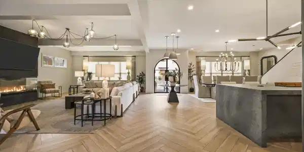 Image 4: View from Kitchen to Front Door
