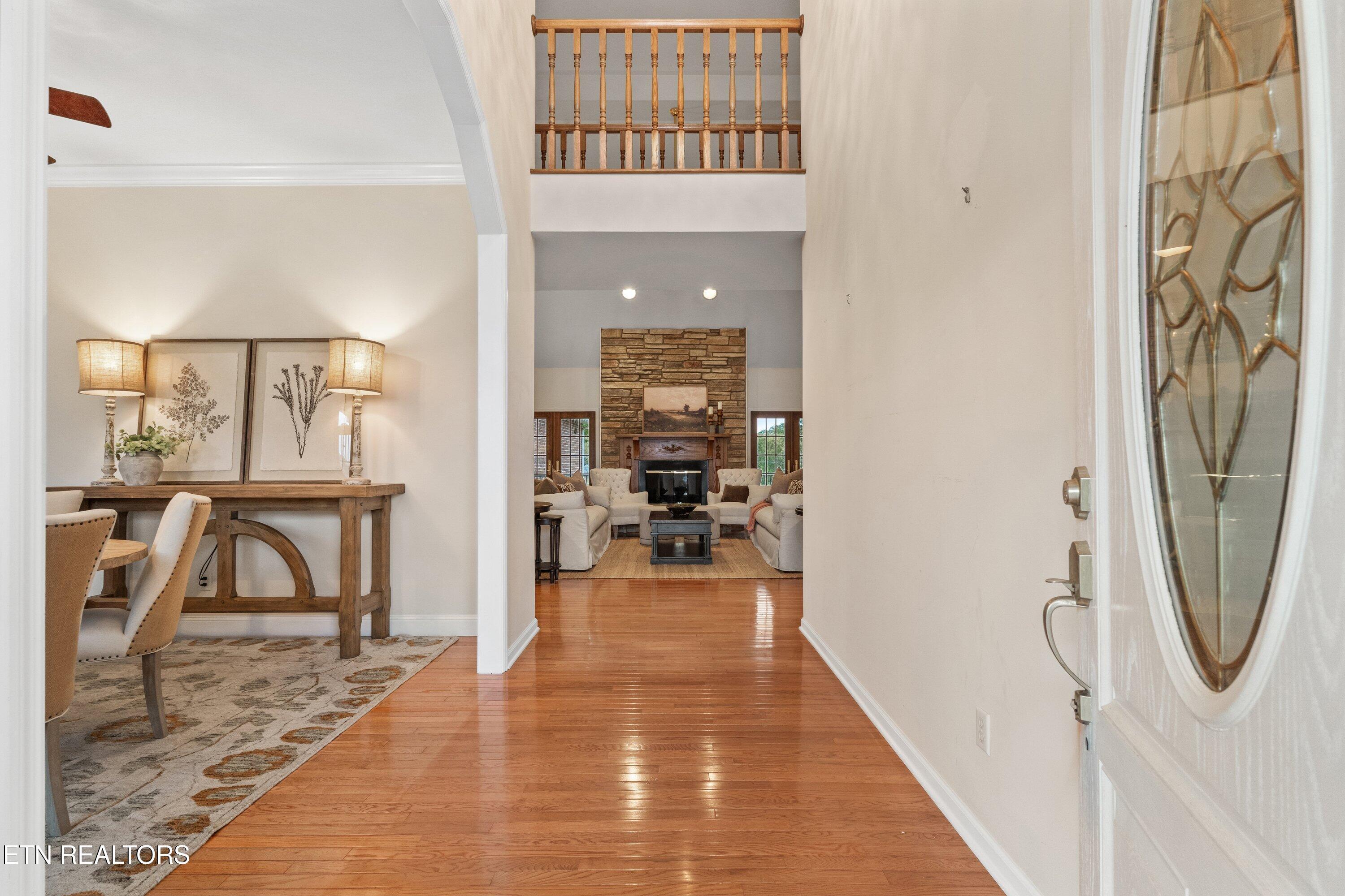 Image 4: 2000 Robinson Dr 01 2