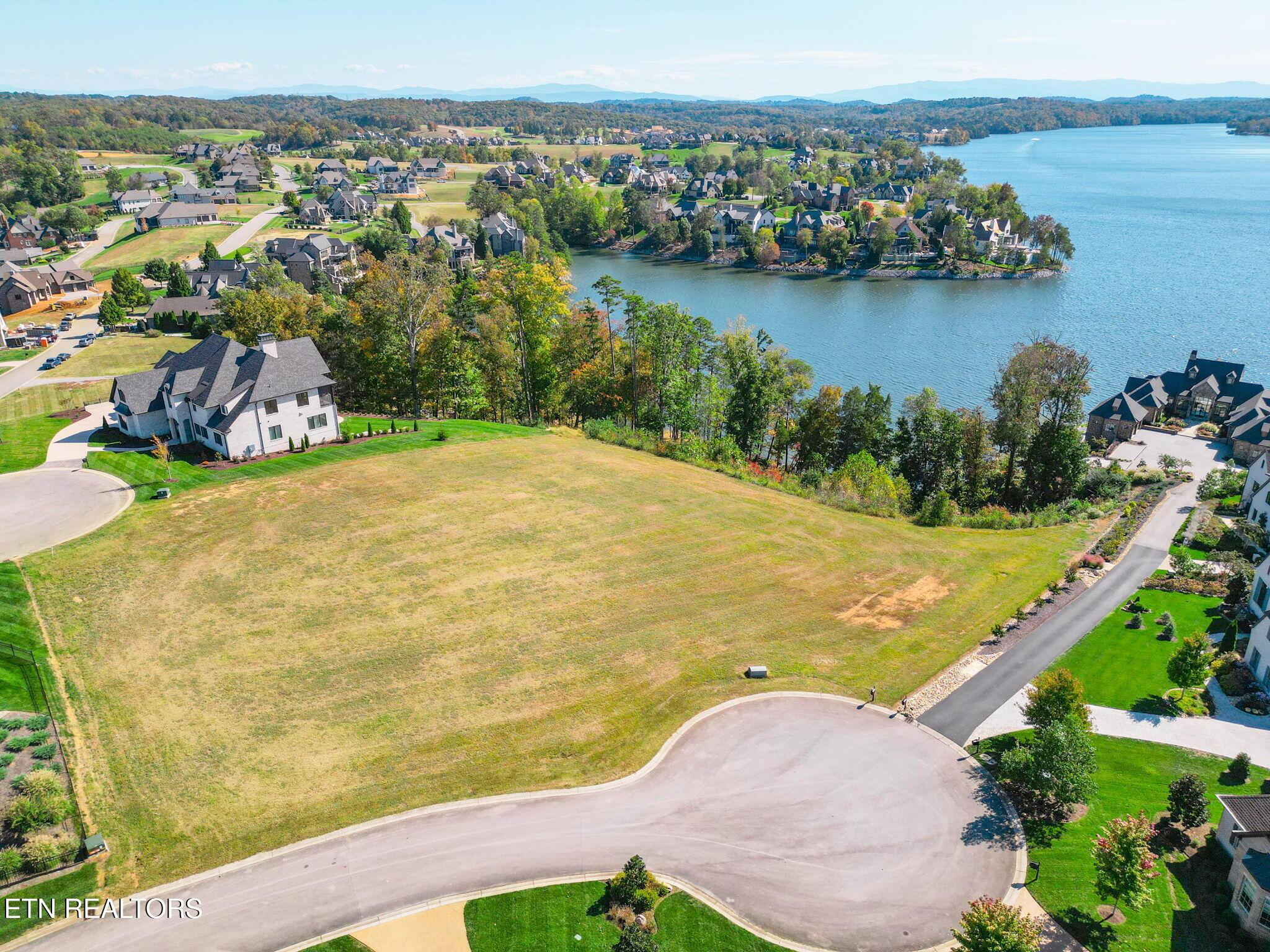 Image 3: 3-web-or-mls-028--FULL