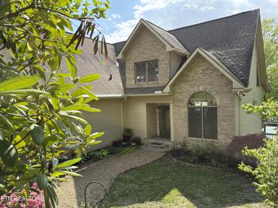 1420 Lakeview Drive