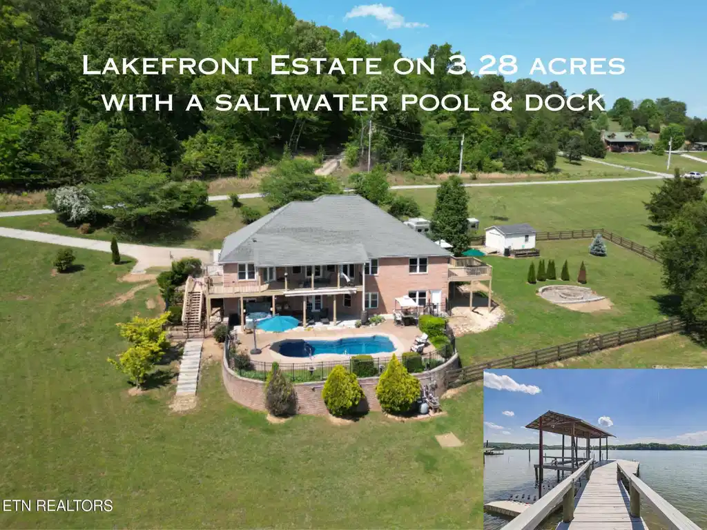 Image 1: Lakefront on 3.28 acres BB