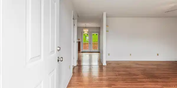 Image 3: 03-632 Mountain View dr06