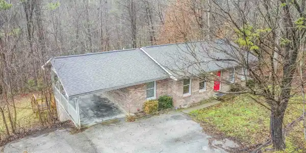 1910 Spring Hill Drive