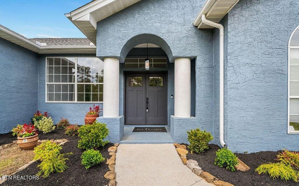 Image 4: Welcoming Entry