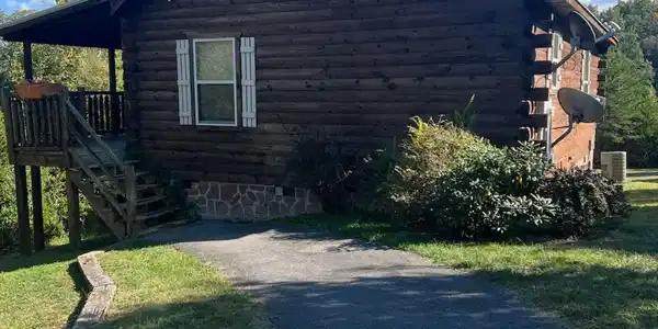 Image 2: 2