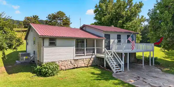 1834 Mountain Valley Highway 131