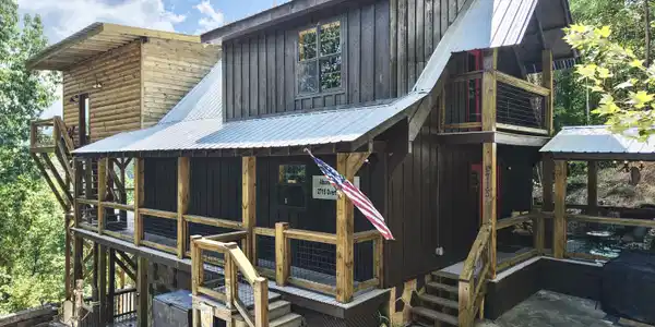 2715 Overholt Tr
