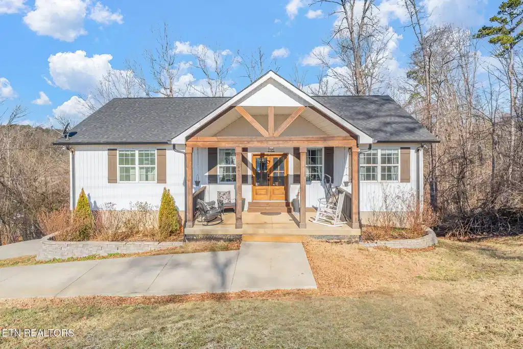 Image 1: 1-web-or-mls-5405 Springplace Circle-2