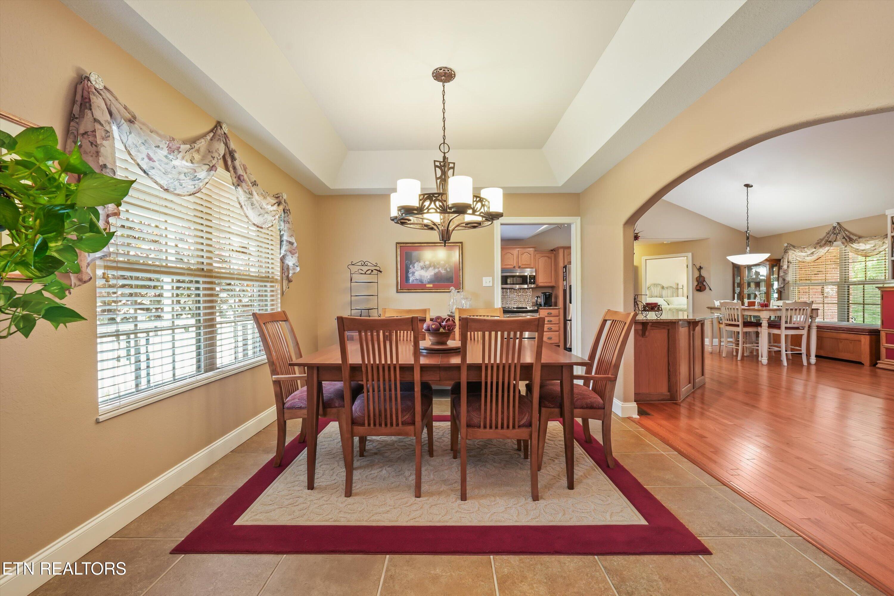 Image 4: 10-1432 Chessingham Dr 09