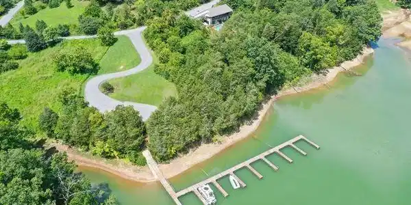 Image 4: Dock at Bayside SD