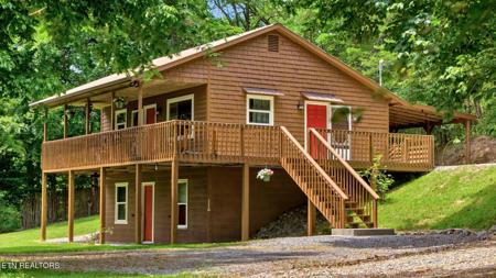 3009 Winding Way