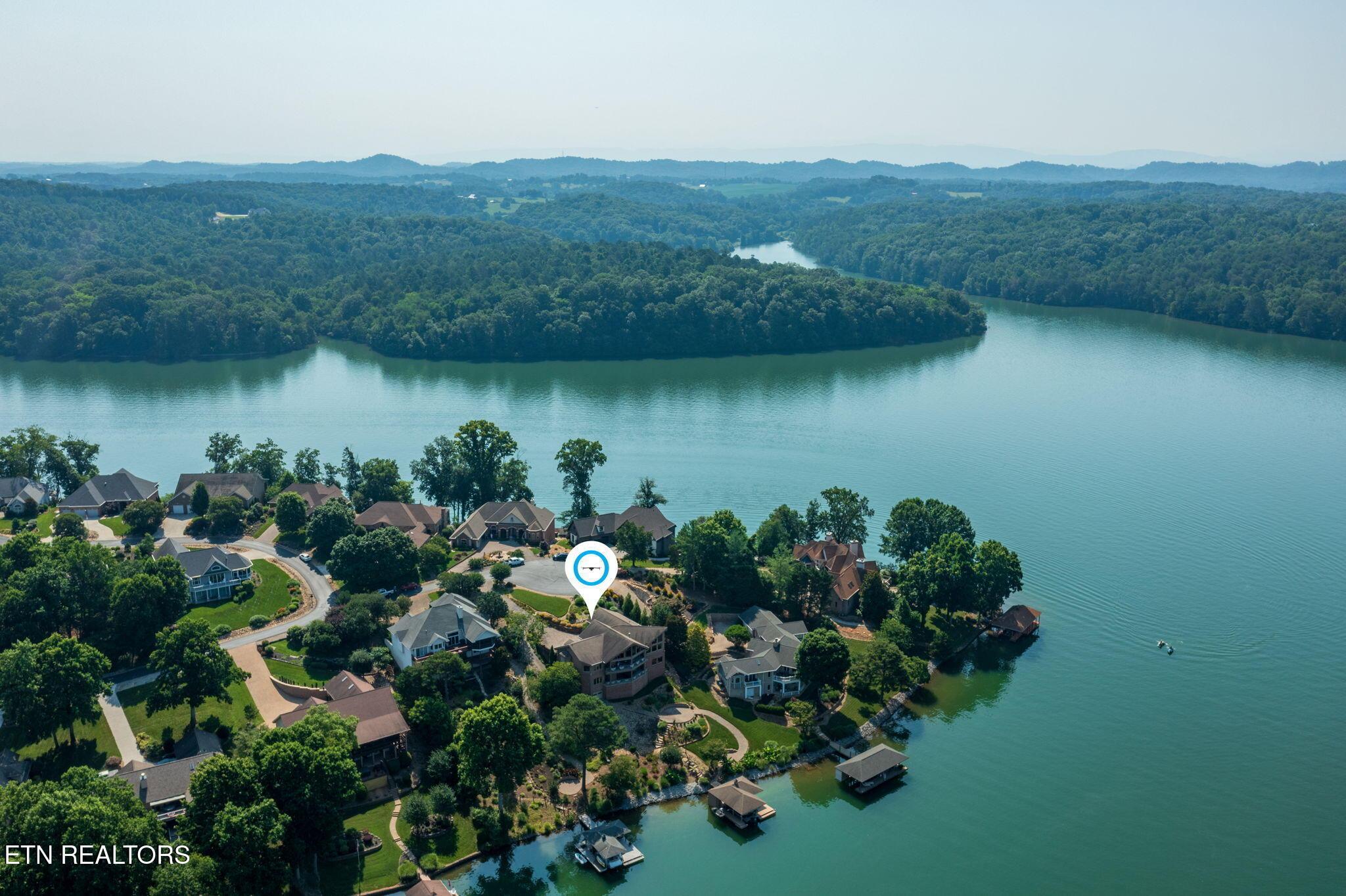 Image 4: homesandvideos aerials-12038m