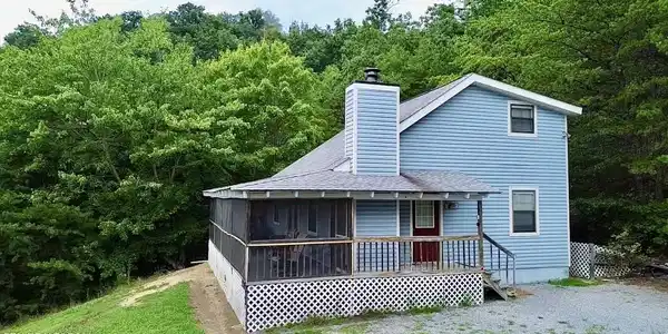 1611 Bear Claw Way