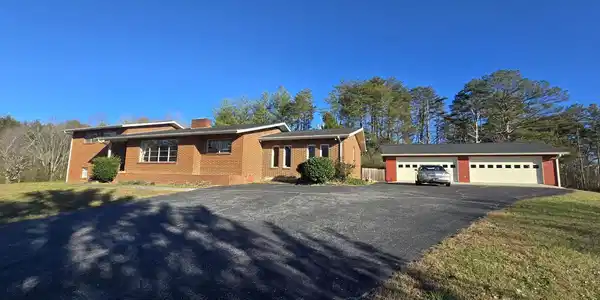 1733 knoxville Hwy
