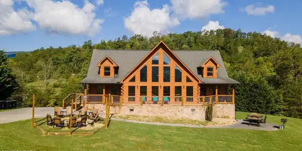 2715 Dayne DR