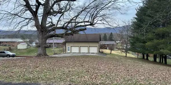 160 Lincoln Drive