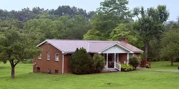 371 Pinecrest Rd