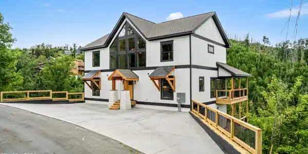 745 Pinecrest Drive