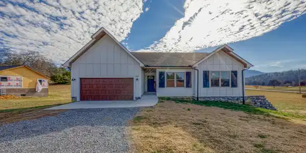 4309 Newport Hwy